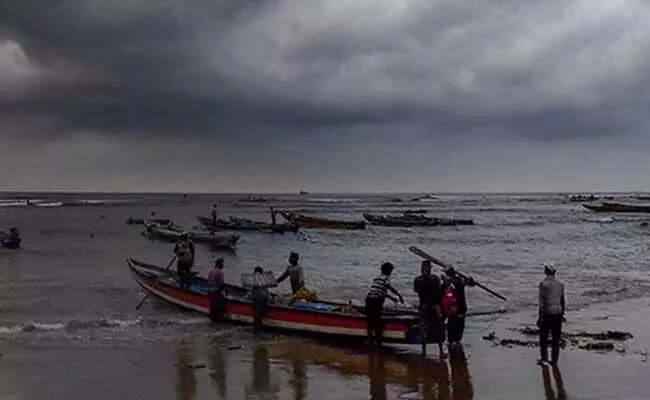Gulab Cyclone AP : ఏపీలో గులాబ్ తుపాన్ భీభత్సం..! Gulab Cyclone AP : ఏపీలో గులాబ్ తుపాన్ భీభత్సం..!