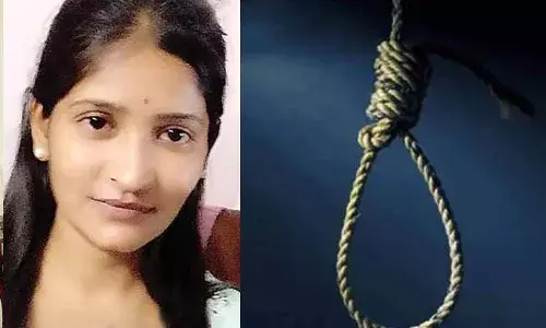 Junior artist suicide : ప్రియుడు మోసం చేశాడని జూనియర్ ఆర్టిస్టు ఆత్మహత్య..! Junior artist suicide : ప్రియుడు మోసం చేశాడని జూనియర్ ఆర్టిస్టు ఆత్మహత్య..!