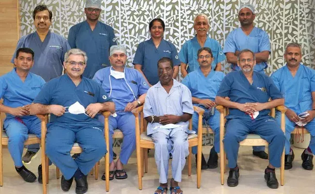 Bengaluru: 6 నెలలు.. 16 సర్జరీలు.. మొహంపై 8 కేజీల ట్యూమర్..