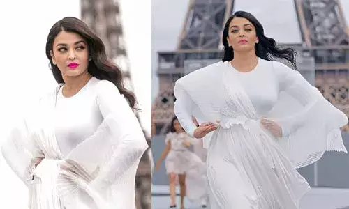 Aishwarya Rai : ఐశ్వర్యరాయ్ ర్యాంప్ వాక్.. మాజీ మిస్ వరల్డ్ మాములుగా లేదుగా... ! Aishwarya Rai : ఐశ్వర్యరాయ్ ర్యాంప్ వాక్.. మాజీ మిస్ వరల్డ్ మాములుగా లేదుగా... !
