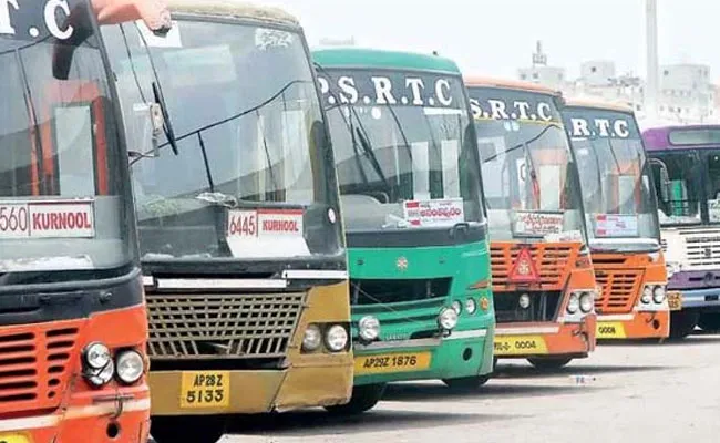 TSRTC: పండక్కి ఊరెళ్తున్నారా.. కాల్ చేస్తే మీ కాలనీకే.. TSRTC: పండక్కి ఊరెళ్తున్నారా.. కాల్ చేస్తే మీ కాలనీకే..