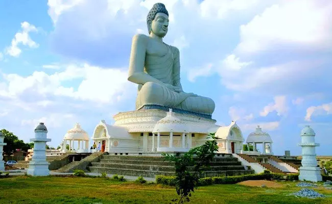 Andhra Pradesh: ఇప్పుడు అమరావతి పాఠాన్ని తీసేశారు.. భవిష్యత్తులో... Andhra Pradesh: ఇప్పుడు అమరావతి పాఠాన్ని తీసేశారు.. భవిష్యత్తులో...