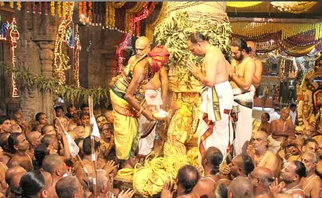 Tirumala Brahmotsavalu : అత్యంత వైభవంగా తిరుమల శ్రీవారి బ్రహ్మోత్సవాలు Tirumala Brahmotsavalu : అత్యంత వైభవంగా తిరుమల శ్రీవారి బ్రహ్మోత్సవాలు