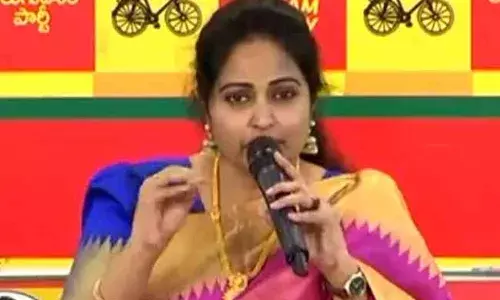 Divyavani : ఆసరా పేరుతో జగన్ మహిళలకు టోకరా వేస్తున్నారు : దివ్యవాణి Divyavani : ఆసరా పేరుతో జగన్ మహిళలకు టోకరా వేస్తున్నారు : దివ్యవాణి
