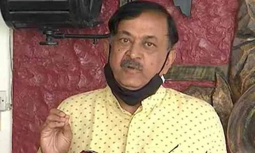 CVL Narasimha Rao : మా కి బిగ్ షాకిచ్చిన సీవీఎల్ నరసింహరావు..! CVL Narasimha Rao : మా కి బిగ్ షాకిచ్చిన సీవీఎల్ నరసింహరావు..!