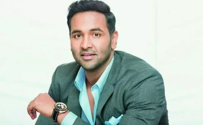 Manchu Vishnu: మూడు పడవలపై మంచు విష్ణు ప్రయాణం..