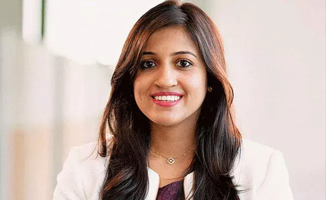 Who is Divya Gokulnath: వయసు 35 ఏళ్లు.. ఆస్తి 3 లక్షల కోట్లు.. ఎవరీ దివ్యా గోకుల్‌నాథ్..