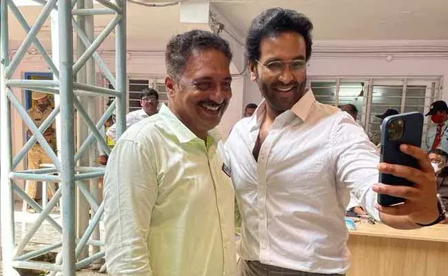 Manchu Manoj : వాటమ్మా, వాటీజ్ దిస్ అమ్మా.. మంచు మనోజ్ సెటైర్..! Manchu Manoj : వాటమ్మా, వాటీజ్ దిస్ అమ్మా.. మంచు మనోజ్ సెటైర్..!