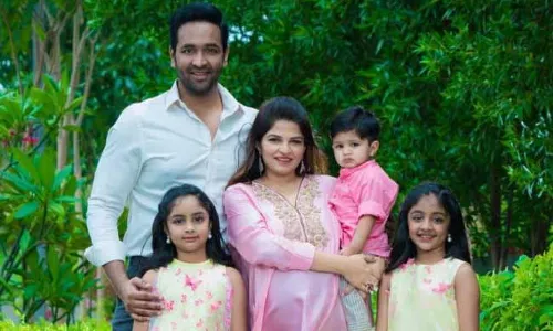 Vishnu Manchu Wife Viranica Reddy : మంచు విష్ణు భార్య ఎవరు.. ఆమె బ్యాక్ గ్రౌండ్ ఏంటి? Vishnu Manchu Wife Viranica Reddy : మంచు విష్ణు భార్య ఎవరు.. ఆమె బ్యాక్ గ్రౌండ్ ఏంటి?
