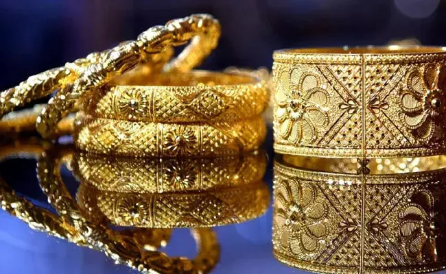 Gold and Silver Rates Today: వెండి ధరలు తగ్గుముఖం.. బంగారం ధరలు.. Gold and Silver Rates Today: వెండి ధరలు తగ్గుముఖం.. బంగారం ధరలు..