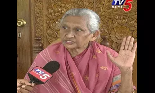 Dr. Sudhakar: డాక్టర్‌ సుధాకర్ తల్లి ఇంట్లో మేనల్లుడి బెదిరింపు..