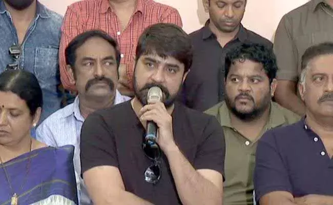 Srikanth : నరేష్ ఆధ్వర్యంలో నడిస్తే సమస్యలు ఎదురవుతాయి ...! Srikanth : నరేష్ ఆధ్వర్యంలో నడిస్తే సమస్యలు ఎదురవుతాయి ...!
