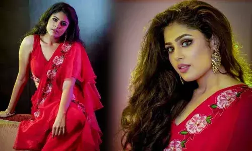 Faria Abdullah : రెడ్ సారీలో ఫరియా అబ్దుల్లా అందాల విందు..! Faria Abdullah : రెడ్ సారీలో ఫరియా అబ్దుల్లా అందాల విందు..!