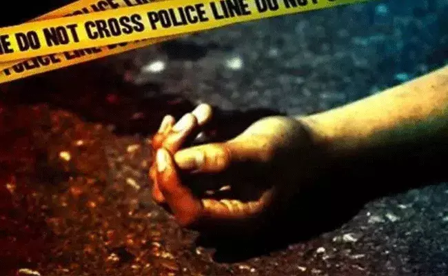 Pune Crime News: ప్రేమ పేరుతో వెంటపడి.. ప్రేమించట్లేదని నడిరోడ్డు మీద..