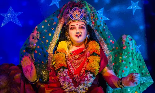 Dasara Navaratri 2021: నవరాత్రి 8వ రోజు.. అమ్మవారు మహాగౌరి రూపంలో.. Dasara Navaratri 2021: నవరాత్రి 8వ రోజు.. అమ్మవారు మహాగౌరి రూపంలో..