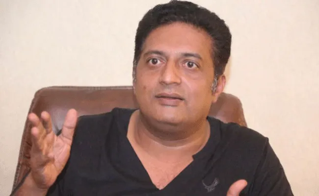 Prakash Raj: ఆ వీడియోలు బయటపెట్టాలి: ప్రకాశ్రాజ్ డిమాండ్ Prakash Raj: ఆ వీడియోలు బయటపెట్టాలి: ప్రకాశ్రాజ్ డిమాండ్