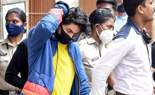 Aryan Khan Bail : ఆర్యన్ఖాన్కు కోర్టులో మరోసారి చుక్కెదురు..! Aryan Khan Bail : ఆర్యన్ఖాన్కు కోర్టులో మరోసారి చుక్కెదురు..!