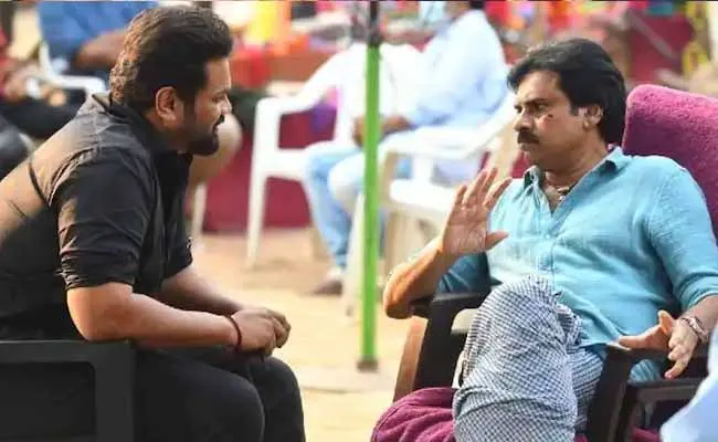Manchu Manoj meet Pawan Kalyan : పవన్ని కలిసిన మనోజ్.. డిస్కషన్ ఏంటి? Manchu Manoj meet Pawan Kalyan : పవన్ని కలిసిన మనోజ్.. డిస్కషన్ ఏంటి?