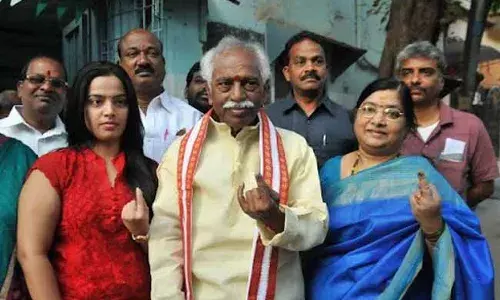 Vijaya Laxmi :  అలయ్ బలయ్ కార్యక్రమం...  దత్తాత్రేయ కూతురు రాజకీయ ఆరంగ్రేటం..! Vijaya Laxmi :  అలయ్ బలయ్ కార్యక్రమం...  దత్తాత్రేయ కూతురు రాజకీయ ఆరంగ్రేటం..!