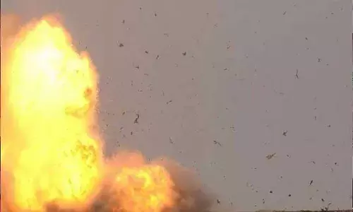 Kandahar Blast : కాందహార్లో భారీ పేలుడు.. ఏడుగురు మృతి.. 13మందికి గాయాలు..! Kandahar Blast : కాందహార్లో భారీ పేలుడు.. ఏడుగురు మృతి.. 13మందికి గాయాలు..!
