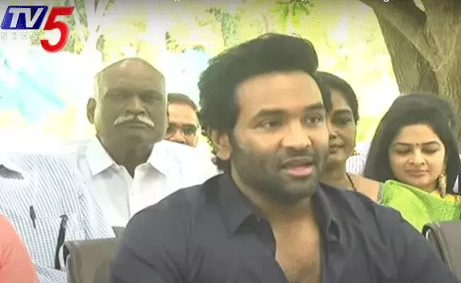 Manchu Vishnu: ప్రకాశ్రాజ్ ప్యానెల్ రాజీనామాలు నాకు అందలేదు: మా అధ్యక్షుడు మంచు విష్ణు Manchu Vishnu: ప్రకాశ్రాజ్ ప్యానెల్ రాజీనామాలు నాకు అందలేదు: మా అధ్యక్షుడు మంచు విష్ణు