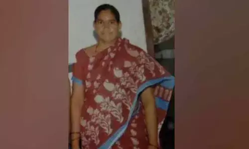 Ongole Murder :  మహిళపై నాటు వైద్యుడు అత్యాచారయత్నం.. ప్రతిఘటించడంతో గొడ్డలితో నరికి..! Ongole Murder :  మహిళపై నాటు వైద్యుడు అత్యాచారయత్నం.. ప్రతిఘటించడంతో గొడ్డలితో నరికి..!