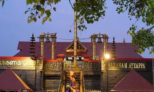 Kerala Floods : కేరళలో బీభత్సం సృష్టించిన భారీ వర్షాలు.. శబరిమల దేవాలయానికి భక్తుల యాత్ర నిలిపివేత..! Kerala Floods : కేరళలో బీభత్సం సృష్టించిన భారీ వర్షాలు.. శబరిమల దేవాలయానికి భక్తుల యాత్ర నిలిపివేత..!