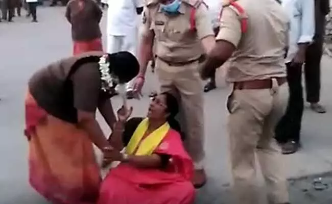 AP TDP : టీడీపీ నేతల నిరసనలు, ఆందోళనలతో దద్దరిల్లుతోన్న ఏపీ..! AP TDP : టీడీపీ నేతల నిరసనలు, ఆందోళనలతో దద్దరిల్లుతోన్న ఏపీ..!