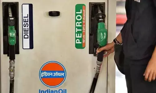 Petrol and diesel prices : తగ్గేదే.. లే.. మళ్ళీ పెరిగిన పెట్రోల్, డీజిల్ ధరలు..!