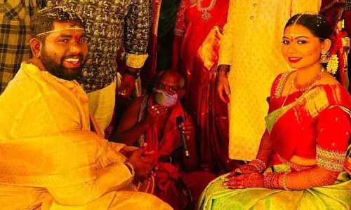 Viva Harsha :  ఘనంగా అక్షరతో వైవా హర్ష పెళ్లి..! Viva Harsha :  ఘనంగా అక్షరతో వైవా హర్ష పెళ్లి..!