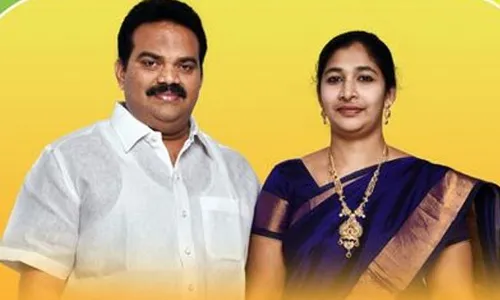 Eluru Mayor : పదవి భార్యది.. పాలన భర్తది.. : విపక్షాల ఆరోపణ Eluru Mayor : పదవి భార్యది.. పాలన భర్తది.. : విపక్షాల ఆరోపణ