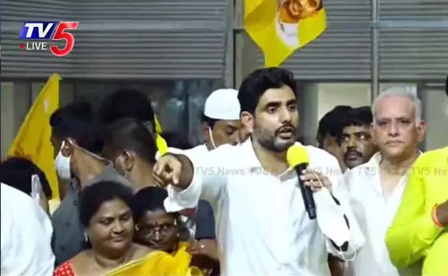 Lokesh on Jagan : అద్భుతాలు చేస్తాడనుకుంటే రాష్ట్రాన్ని అధోగతి పాలు చేశాడు : లోకేష్ Lokesh on Jagan : అద్భుతాలు చేస్తాడనుకుంటే రాష్ట్రాన్ని అధోగతి పాలు చేశాడు : లోకేష్