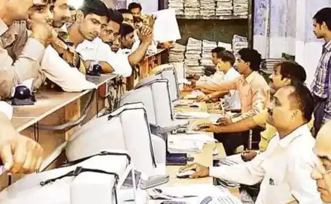 Karnataka: పెళ్లి చేసుకోవడానికి అమ్మాయిలు కావాలి.. అధికారులకు యువకుల విన్నపం.. Karnataka: పెళ్లి చేసుకోవడానికి అమ్మాయిలు కావాలి.. అధికారులకు యువకుల విన్నపం..