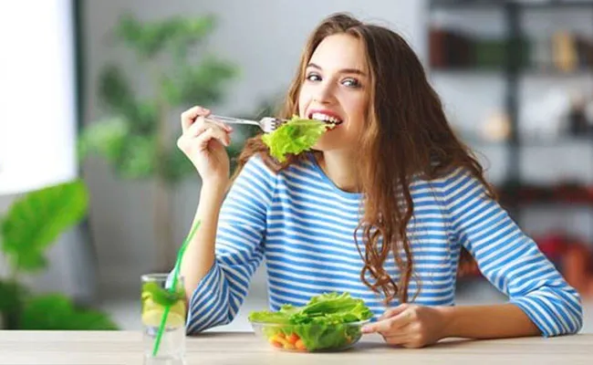 Health Tips for Digestion: జీర్ణశక్తిని మెరుగుపరిచే 9 సూత్రాలు.. తినేటప్పుడు ఇలా చేస్తే చాలు.. Health Tips for Digestion: జీర్ణశక్తిని మెరుగుపరిచే 9 సూత్రాలు.. తినేటప్పుడు ఇలా చేస్తే చాలు..