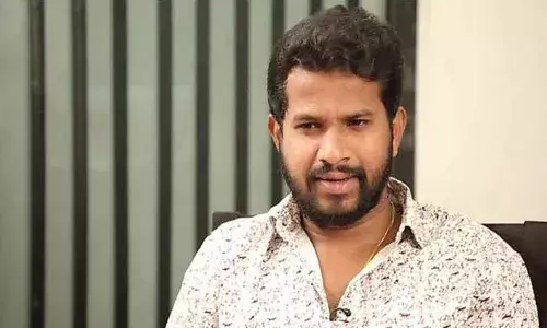 Hyper Aadi : స్కిట్కి లక్ష... హైపర్ ఆది ఏడాది సంపాదన ఎంతంటే ? Hyper Aadi : స్కిట్కి లక్ష... హైపర్ ఆది ఏడాది సంపాదన ఎంతంటే ?