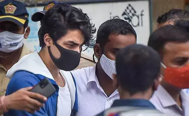 Aryan Khan : ఆర్యన్ ఖాన్ బెయిల్ పిటిషన్పై విచారణ రేపటికి వాయిదా..! Aryan Khan : ఆర్యన్ ఖాన్ బెయిల్ పిటిషన్పై విచారణ రేపటికి వాయిదా..!