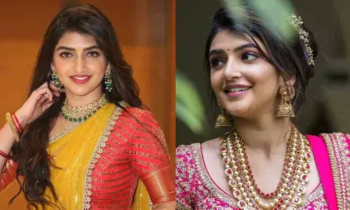 Pelli Sanadi : పెళ్లి సందD సినిమా హీరోయిన్కు బంపర్ ఆఫర్.. మెగా హీరోతో...! Pelli Sanadi : పెళ్లి సందD సినిమా హీరోయిన్కు బంపర్ ఆఫర్.. మెగా హీరోతో...!