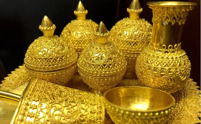 Gold and Silver Rates Today: మళ్లీ ఆకాశాన్నంటుతున్న బంగారం ధరలు.. Gold and Silver Rates Today: మళ్లీ ఆకాశాన్నంటుతున్న బంగారం ధరలు..