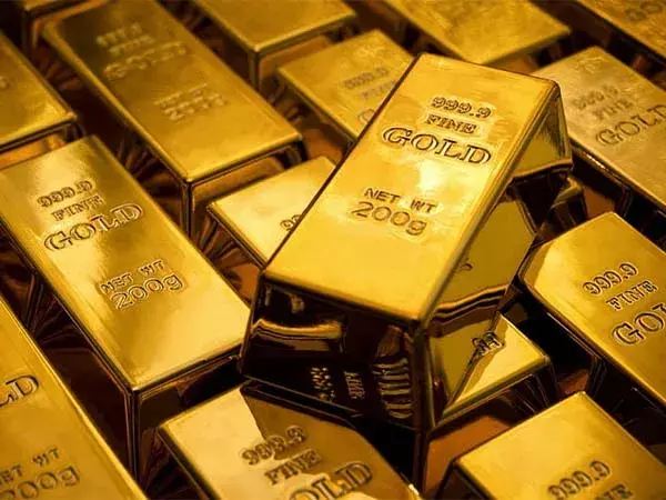 Gold and Silver Rates Today: స్వల్పంగా పెరిగిన బంగారం, వెండి ధరలు..మార్కెట్లో రెట్లు ఇలా...!