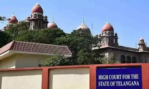 Dalit Bandh : దళితబంధుపై దాఖలైన పిటిషన్లను కొట్టివేసిన తెలంగాణ హైకోర్టు Dalit Bandh : దళితబంధుపై దాఖలైన పిటిషన్లను కొట్టివేసిన తెలంగాణ హైకోర్టు