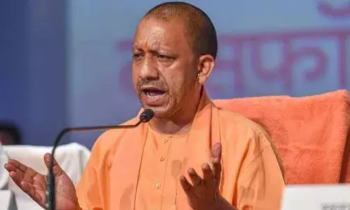 Yogi Adityanath : వారిపై దేశద్రోహం కేసులు.. స్ట్రాంగ్ వార్నింగ్ ఇచ్చిన యోగి ఆదిత్యనాథ్..! Yogi Adityanath : వారిపై దేశద్రోహం కేసులు.. స్ట్రాంగ్ వార్నింగ్ ఇచ్చిన యోగి ఆదిత్యనాథ్..!