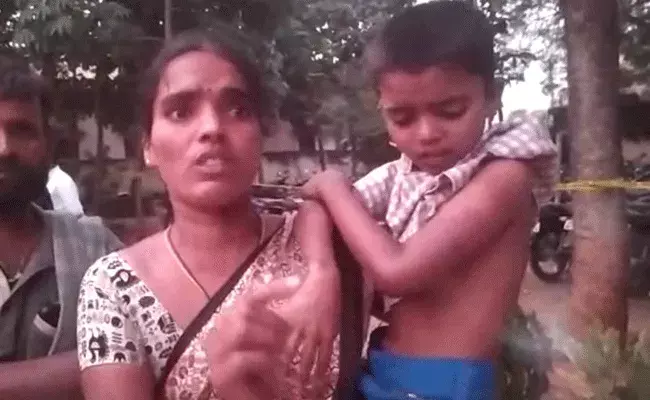 Rangareddy District: విద్యార్ధినిపై టీచర్ క్రూరత్వం.. మాట్లాడుతుంటే ఉమ్ము పడిందని..