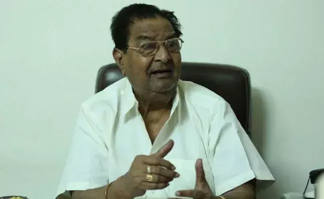 Kaikala Satyanarayana: హాస్పిటల్‌లో అడ్మిట్ అయిన కైకాల.. ఇంట్లో జారిపడడంతో..