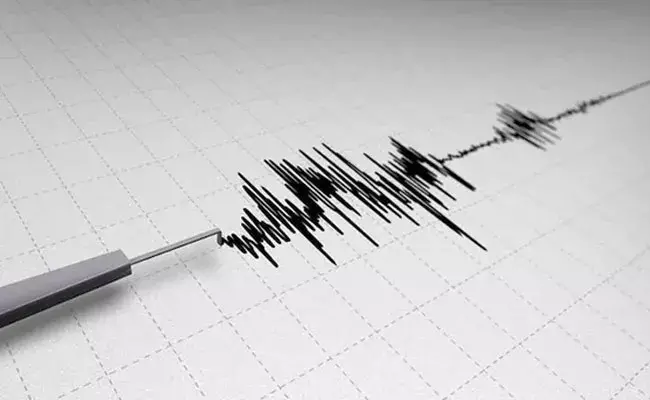 Earthquake In Telangana: తెలంగాణలో మరోసారి భూప్రకంపనలు.. Earthquake In Telangana: తెలంగాణలో మరోసారి భూప్రకంపనలు..