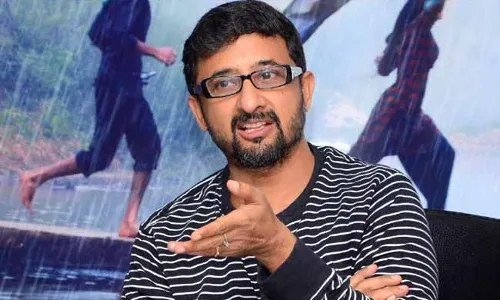 Director Teja : స్పెషల్ ఫ్లైట్, హోటల్ కావాలన్న మోడల్.. ఆమెని కాదని బ్లాక్ బస్టర్ కొట్టిన తేజ..! Director Teja : స్పెషల్ ఫ్లైట్, హోటల్ కావాలన్న మోడల్.. ఆమెని కాదని బ్లాక్ బస్టర్ కొట్టిన తేజ..!