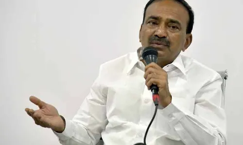 హుజురాబాద్లో కొనసాగుతున్న ఈటల హవా.. 5 వేల ఓట్లకు పైగా మెజార్టీలో ..! హుజురాబాద్లో కొనసాగుతున్న ఈటల హవా.. 5 వేల ఓట్లకు పైగా మెజార్టీలో ..!