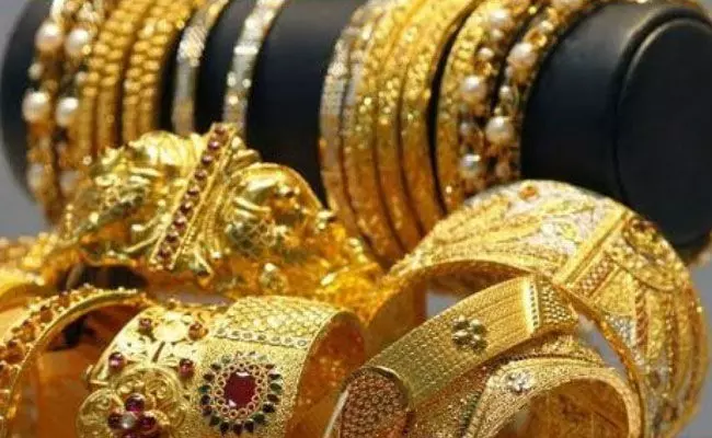 Gold and Silver Rates Today: రెండో రోజు కూడా బంగారం ధరలు.. Gold and Silver Rates Today: రెండో రోజు కూడా బంగారం ధరలు..