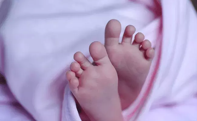 Maharastra Crime: భర్త దుర్మార్గం.. గర్భంతో ఉన్న భార్యకు నిప్పు.. Maharastra Crime: భర్త దుర్మార్గం.. గర్భంతో ఉన్న భార్యకు నిప్పు..