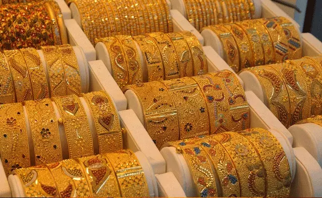 Gold: డిస్కౌంట్లు ఊరించినా.. బంగారం కొనే విషయంలో జాగ్రత్త..
