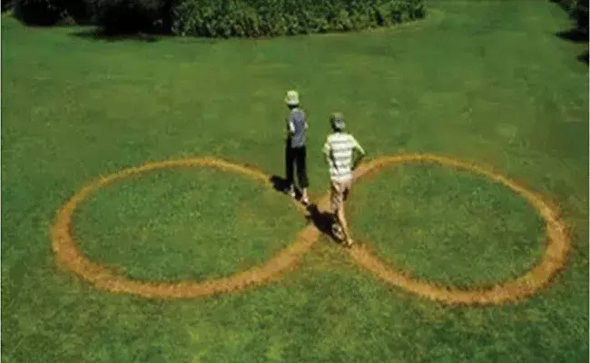 8-Shaped Walk: ఎనిమిది ఆకారంలో నడిస్తే ఎన్ని లాభాలో తెలుసా.. 8-Shaped Walk: ఎనిమిది ఆకారంలో నడిస్తే ఎన్ని లాభాలో తెలుసా..